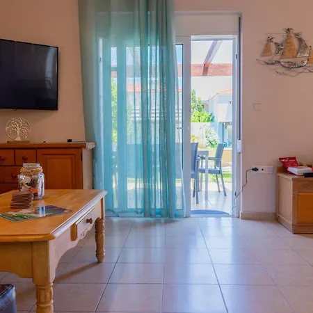 Kadrina Villa *